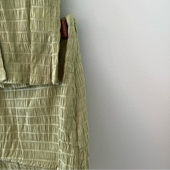 Womens green blouse and skirt matching set, new with tags, size XS - Picture 5 of 6